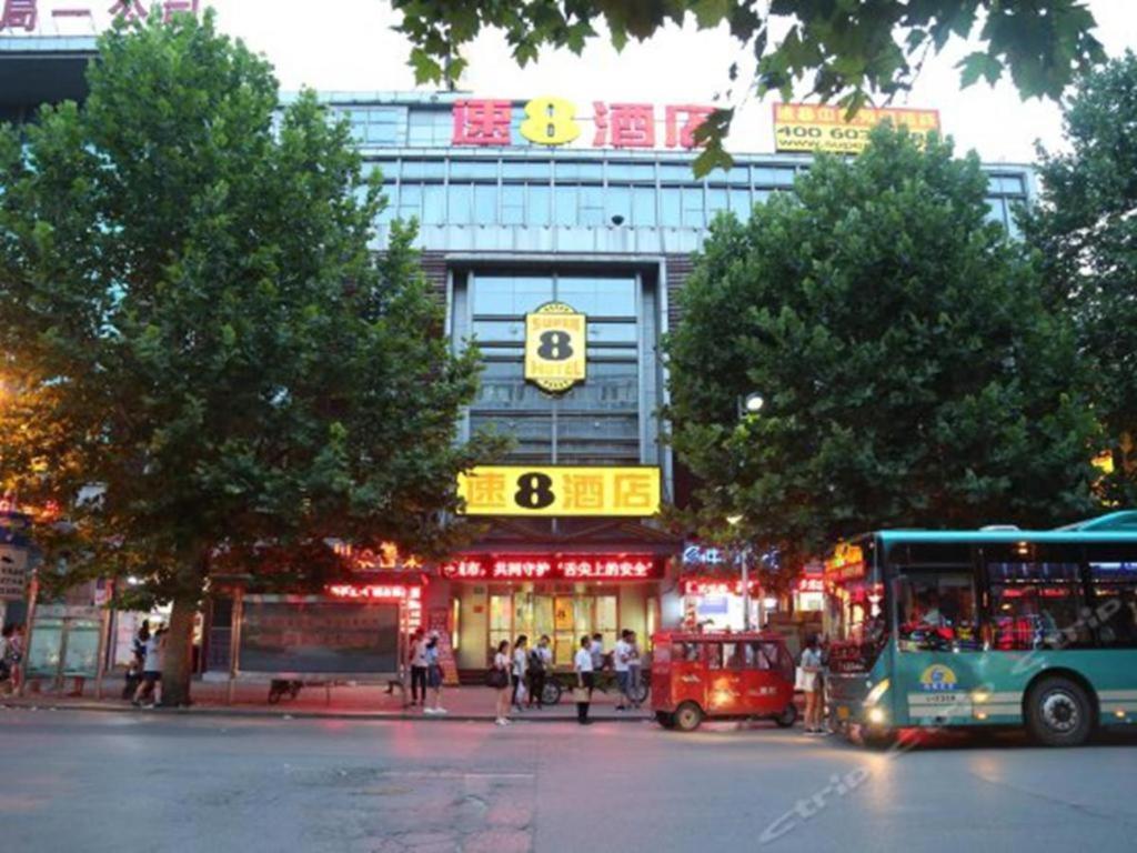 Super 8 Hotel Jinan Railway Station Square Exterior foto